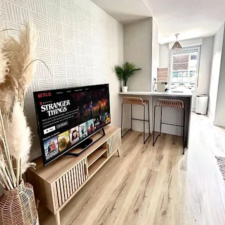 Appartement Modern 1 Bdr + Balcony + Free Parking + Ac + Pool L'Isle-d'Abeau