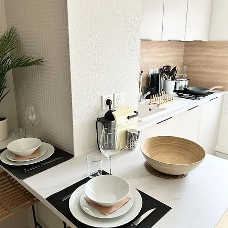 Appartement Modern 1 Bdr + Balcony + Free Parking + Ac + Pool L'Isle-d'Abeau