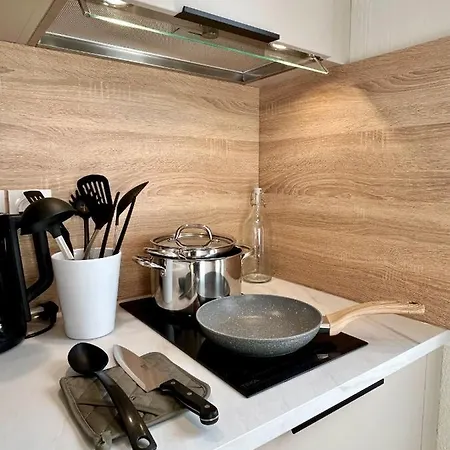 Modern 1 Bdr + Balcony + Free Parking + Ac + Pool * L'Isle-d'Abeau